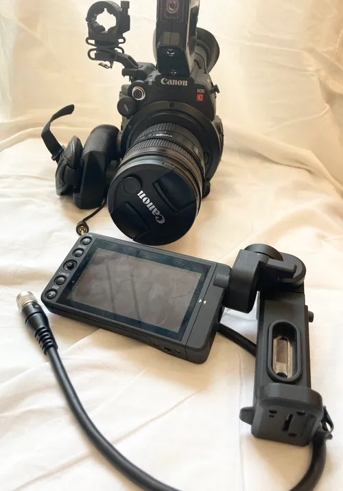 Canon EOS C200 Cinema Camera Kit