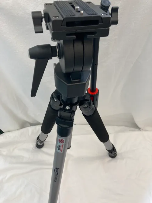 Tripod - Amazon Basics