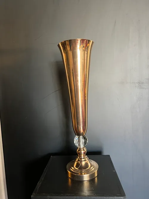 22in Gold Trumpet w Diamond Bottom
