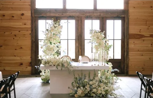 Modern Sweetheart Table