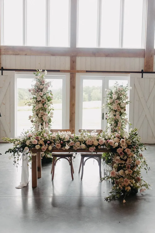 6ft Wood Sweetheart Table