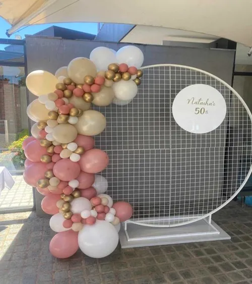 3m Organic Balloon Garland with Mesh Round & Acrylic Round Sign