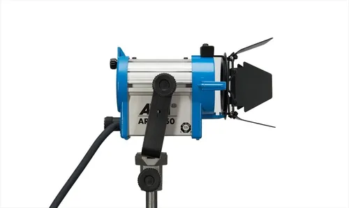 ARRI 150w Fresnel Light KIT (Dimmer, Scrims, Spare Bulb)