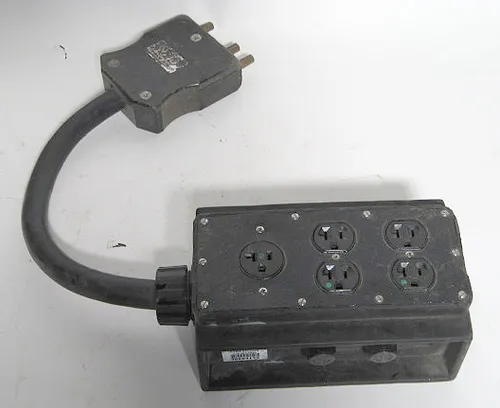 Bates Woodhead 60A 125V Splitter