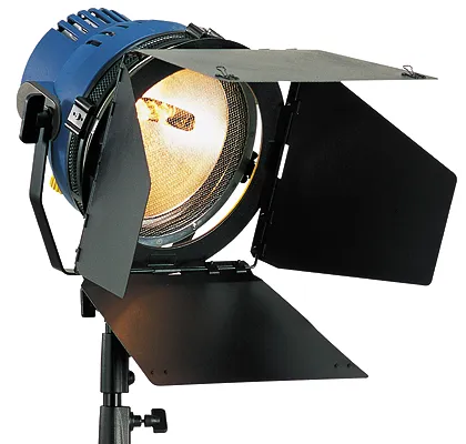 ARRI Arrilite 2000w Open Face Fresnel Light KIT (Scrims, Spare Bulb)