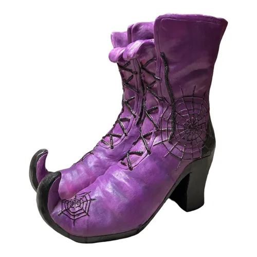 529 - Oversized - Witches Boots - 10