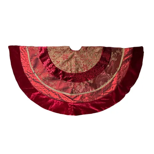 672 - Tree Skirt - 47