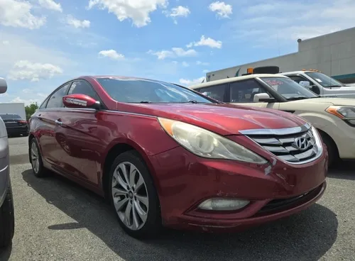 2013 Hyundai Sonata red