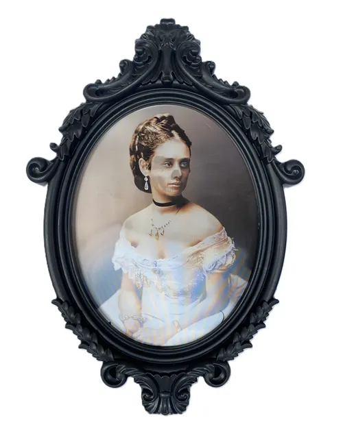 Lenticular Vintage Lady-to-Skull Portrait