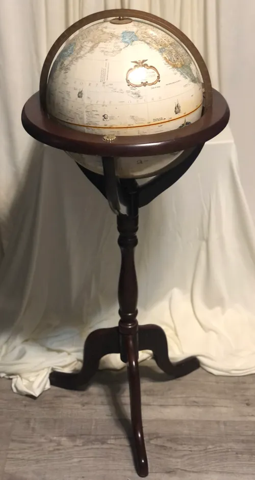 Globe - Vintage Floor Style - Neutral Tone