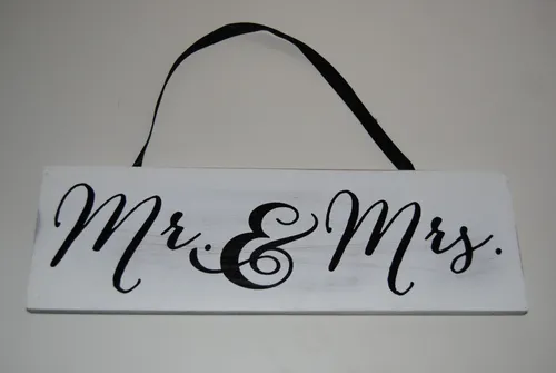 Sign - Mr & Mrs White Wooden