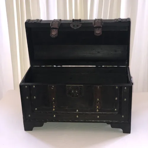 Trunk Style Container