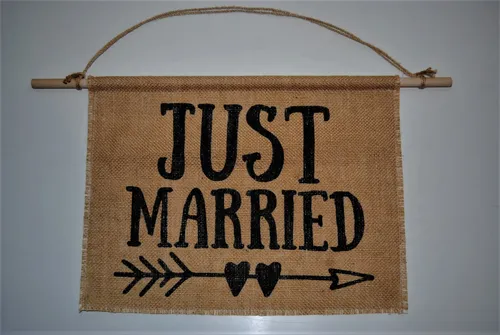 Sign - Burlap Just Married - Carry or Hang