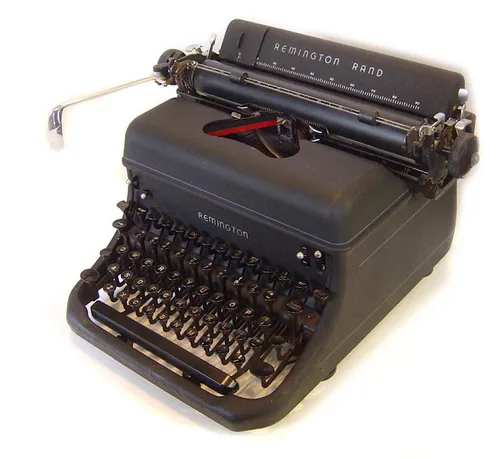 Prop - Vintage Black Remington Typewriter