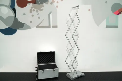 Prospektständer mit 5 Fächern