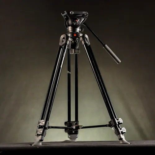 Manfrotto Fluid Head Tripod (MVH500A & MVT520AM Legs)