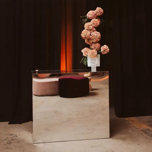 The Bianca (Mirrored Bar)