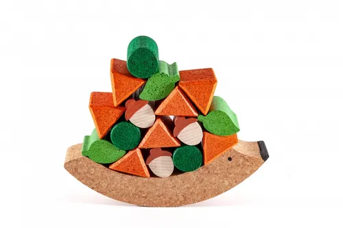 Balanční ježek na zahradě