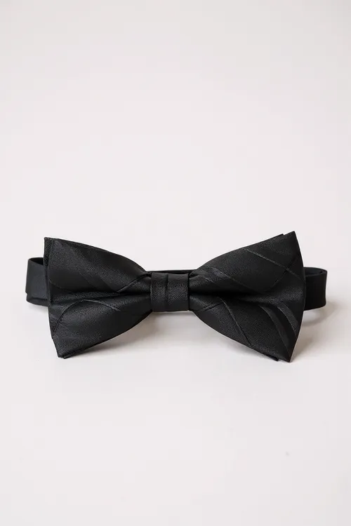 Black stripe bow tie
