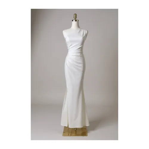 One-shoulder slit dress