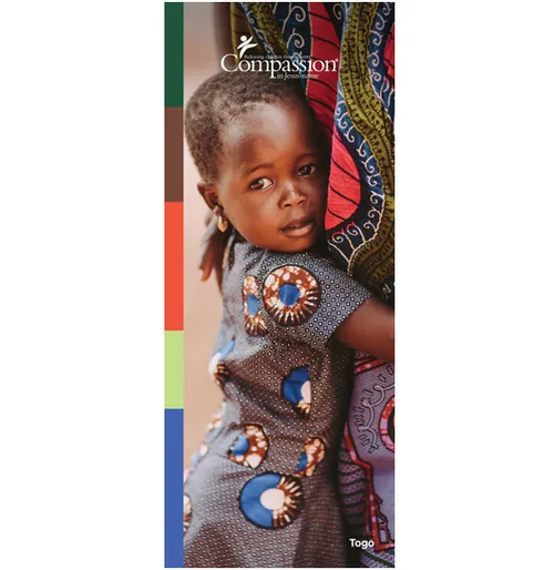 Narrow - Baby Holding Mom's Legs - Pillowcase 3'x8'