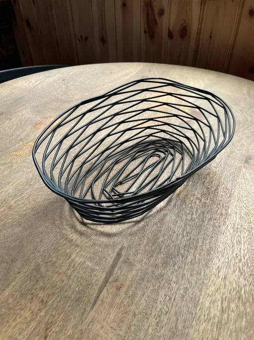 Wire bread basket