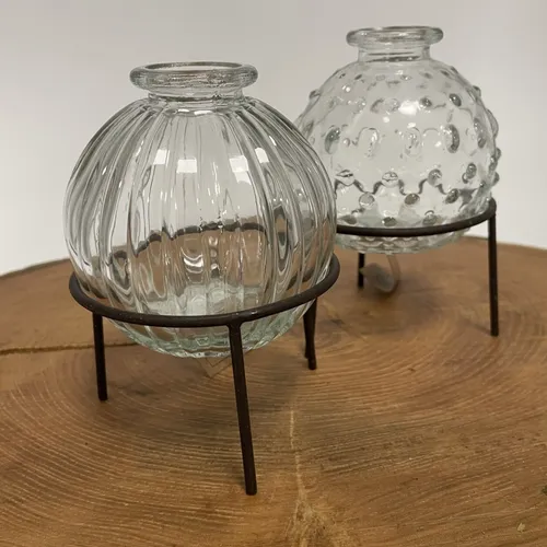 Wire stands for Jive vases