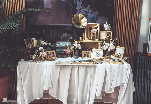 Rustic Industrial Photo Display Table Set