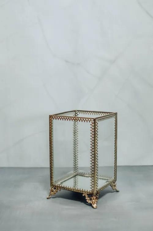 Gold Trim Glass Holder