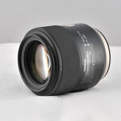 Tamron 85mm Canon lens