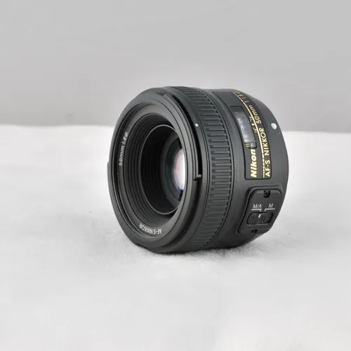 Nikon 50mm f1.8 lens