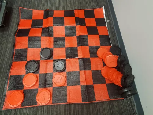 Giant Checkers