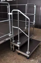 Scenetrappe m/u gelænder