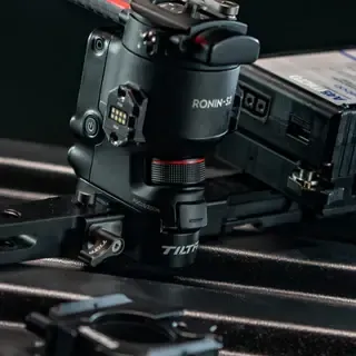 Kit Dual Handle DJI RS3 + Manetes de Controle Remoto + Plate V-mount TILTA