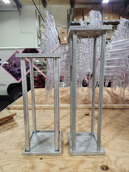 Silver Square Stands (R)