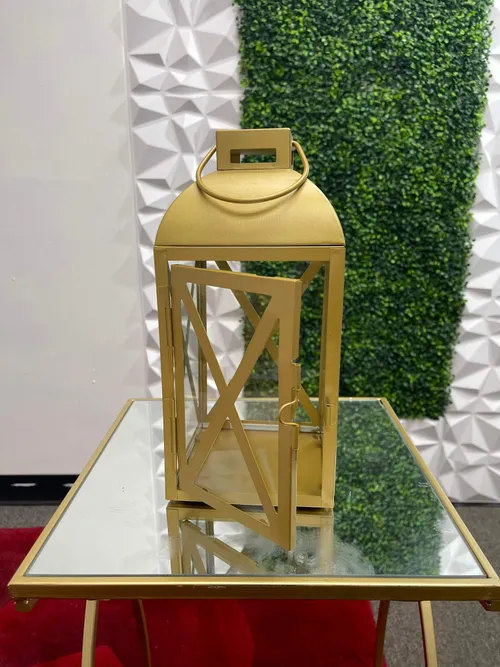 Gold lanterns (R)