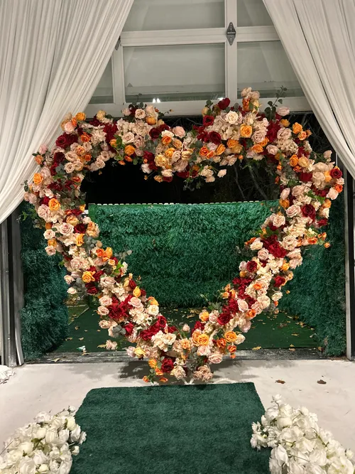 Cranberry Dressing Flower Runner