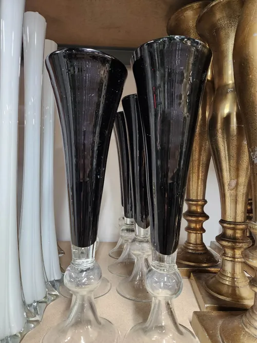 Black Vase (R)
