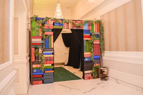 Bookshelf entrance arch (SH)