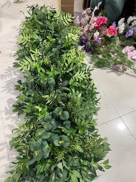 Green Flower Runner (R)