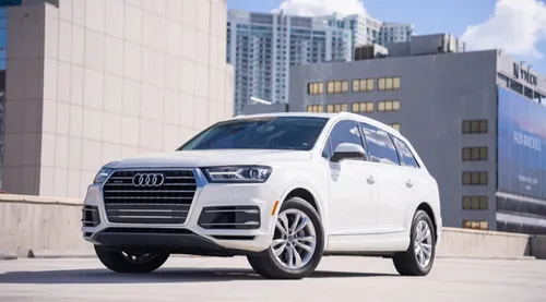 Audi Q7 - (White)