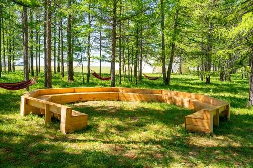 Урт модон сандал