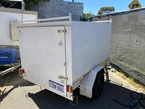 PERTH Large Single Axle Trailer, Covered