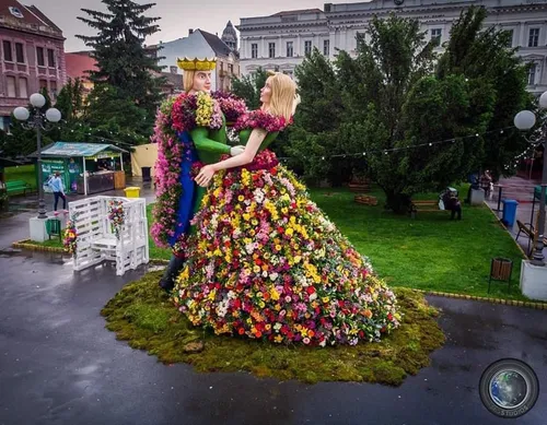 Figurina set cuplu dansatori decorati cu flori