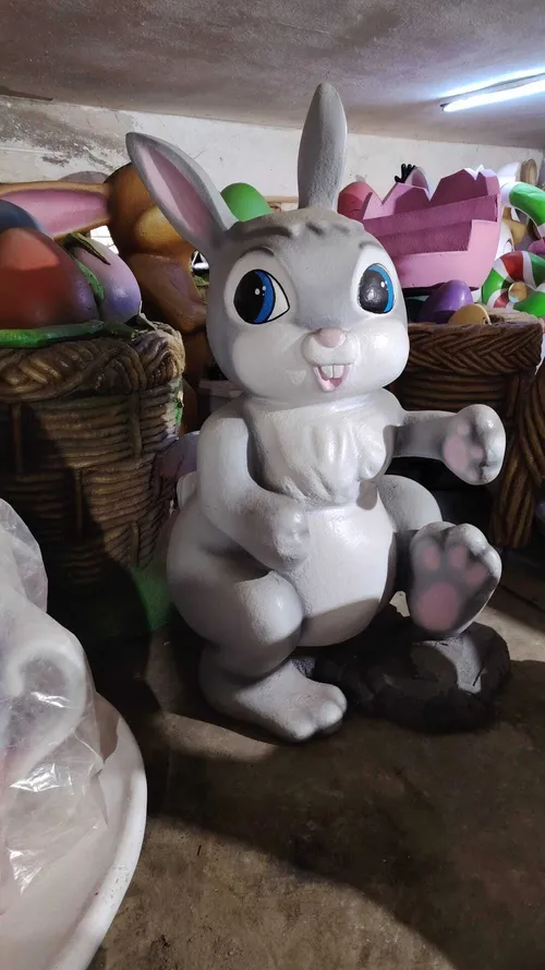 Figurina iepure gri cu alb