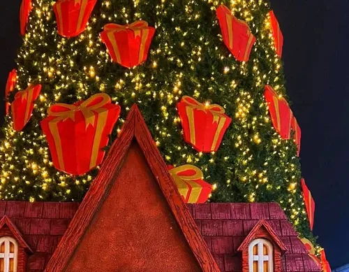 Cutii cadou pt brad semi-3D