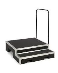 Podio para Director  con Escalón y Barandal Mikes Percussion