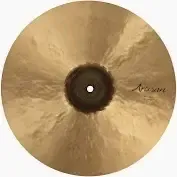 Platillo Suspendido Sabian Artisan Tradicional Sinfónico de medio peso suspendido de 17