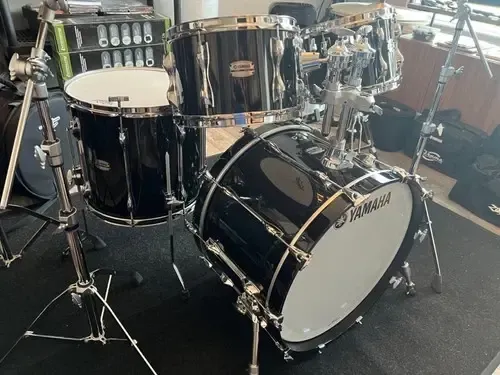 Batería Yamaha Recording Custom Color Negro Laqueado