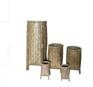 RT20 Rattan Vase